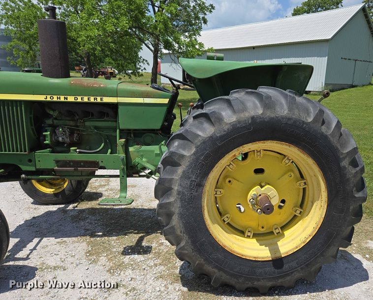 image for item EN3762 1974 John Deere 2030 tractor
