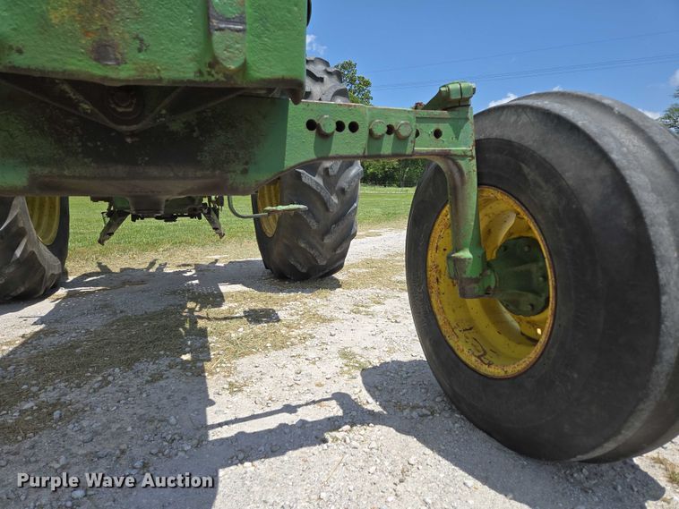 image for item EN3762 1974 John Deere 2030 tractor