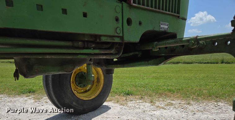 image for item EN3762 1974 John Deere 2030 tractor