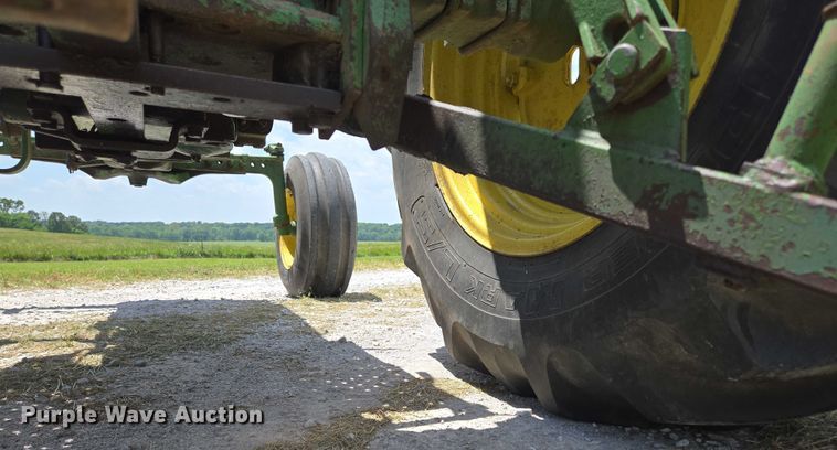 image for item EN3762 1974 John Deere 2030 tractor