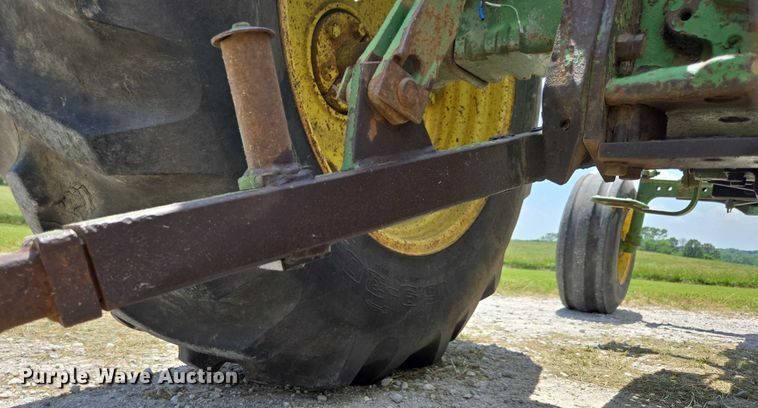 image for item EN3762 1974 John Deere 2030 tractor