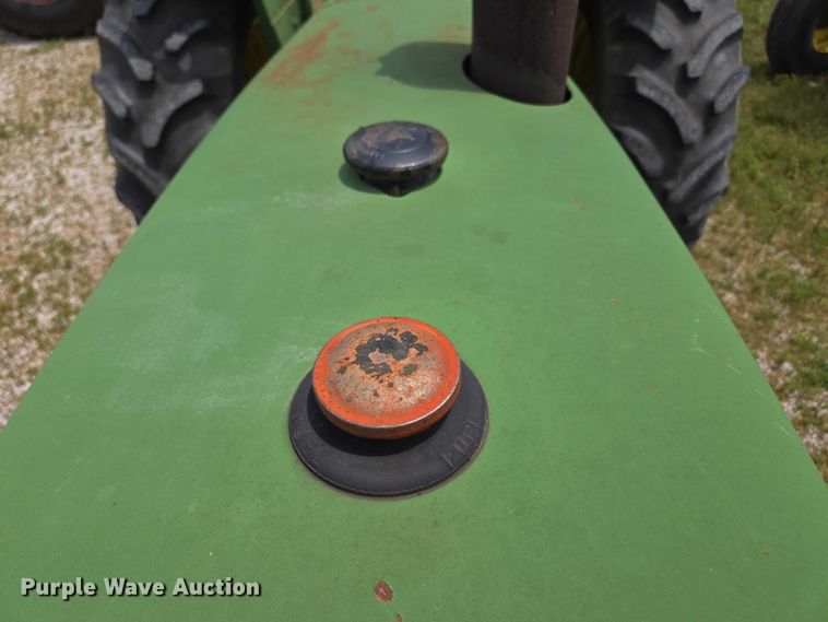 image for item EN3762 1974 John Deere 2030 tractor