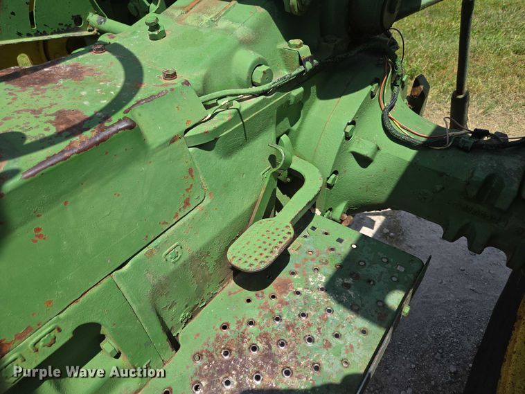 image for item EN3762 1974 John Deere 2030 tractor