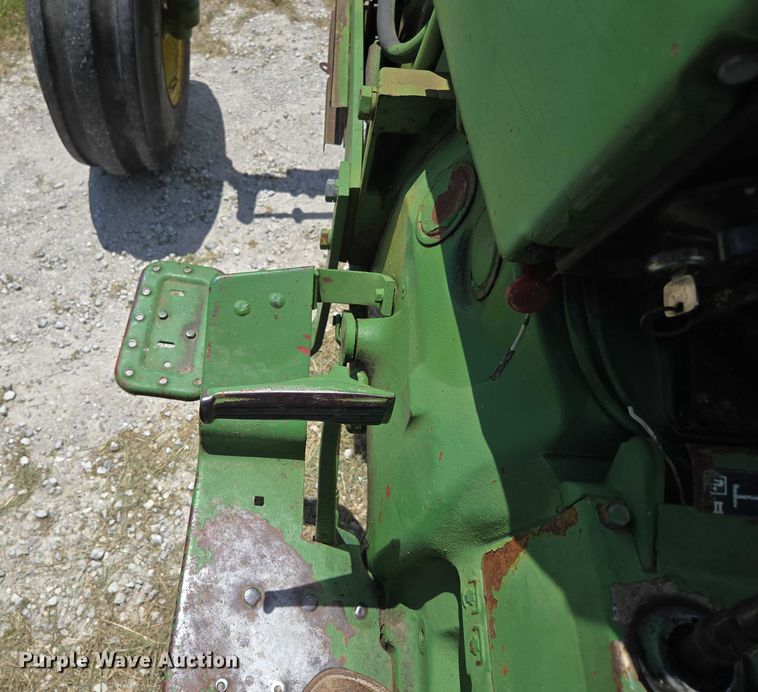 image for item EN3762 1974 John Deere 2030 tractor