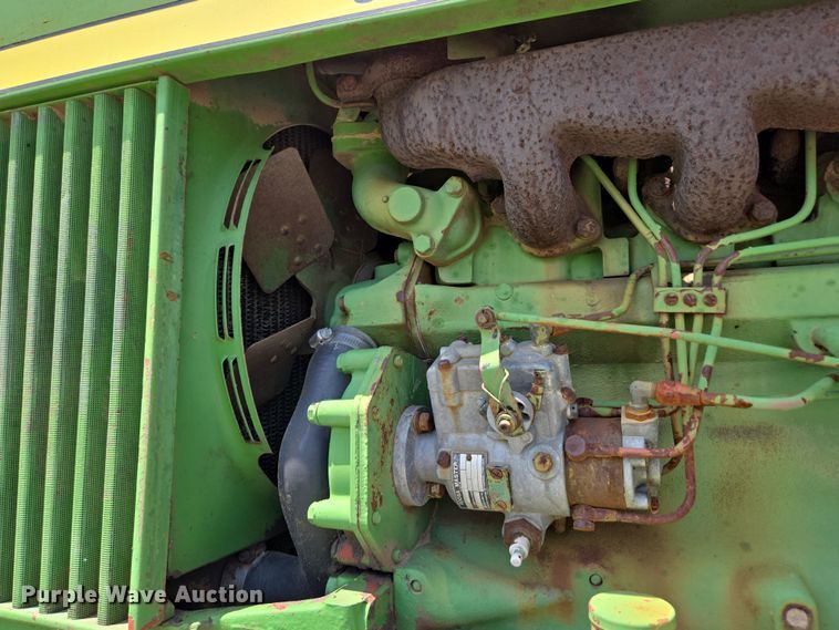 image for item EN3762 1974 John Deere 2030 tractor