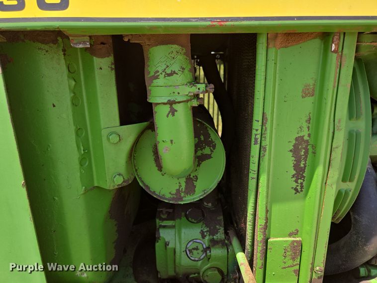 image for item EN3762 1974 John Deere 2030 tractor