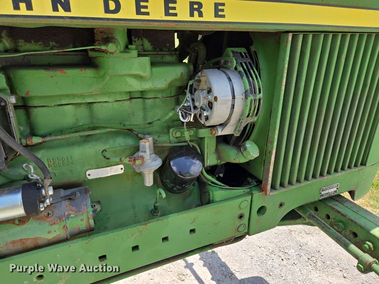 image for item EN3762 1974 John Deere 2030 tractor