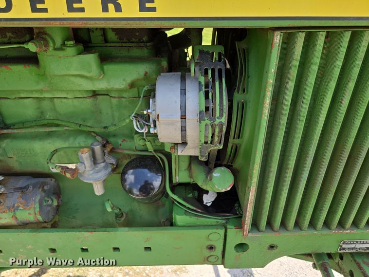 image for item EN3762 1974 John Deere 2030 tractor