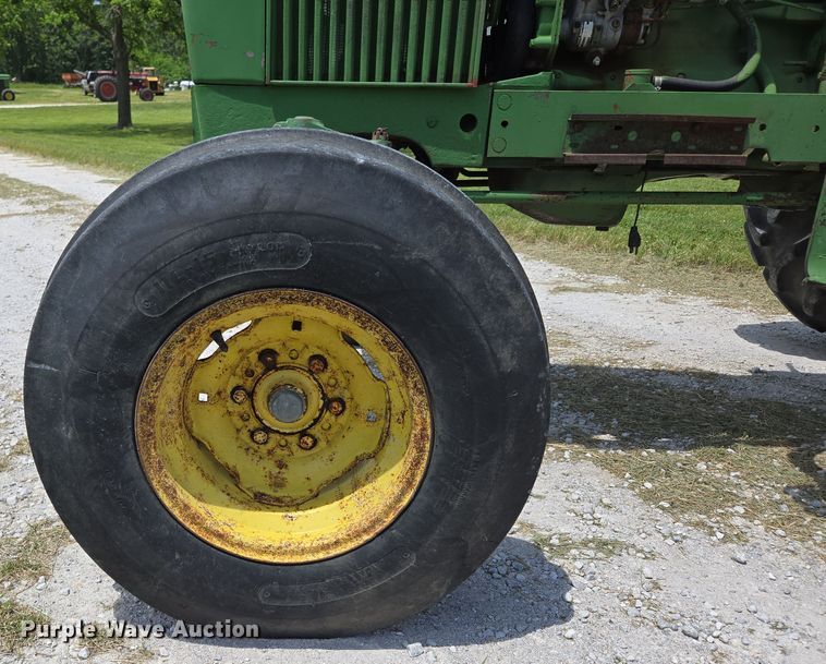 image for item EN3762 1974 John Deere 2030 tractor