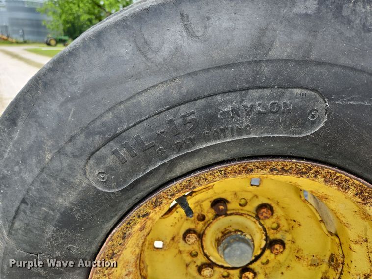 image for item EN3762 1974 John Deere 2030 tractor