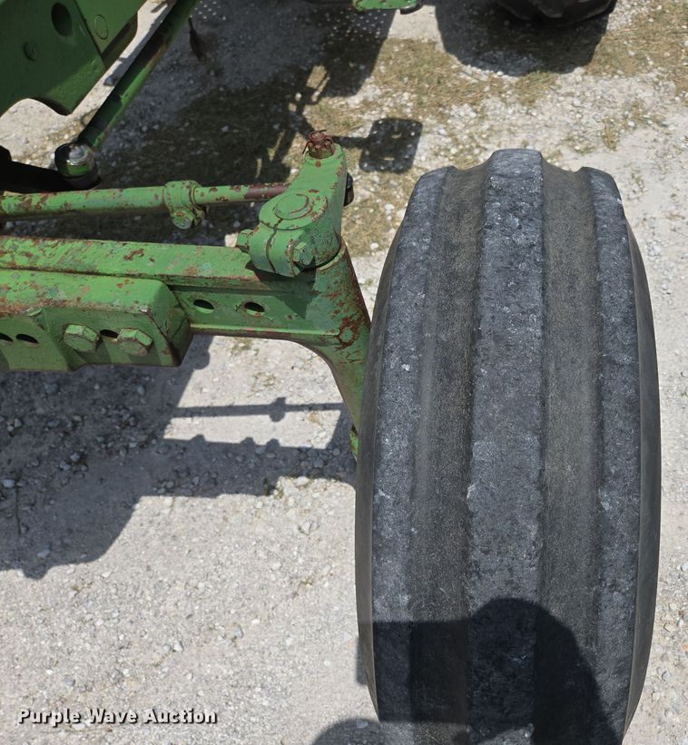 image for item EN3762 1974 John Deere 2030 tractor