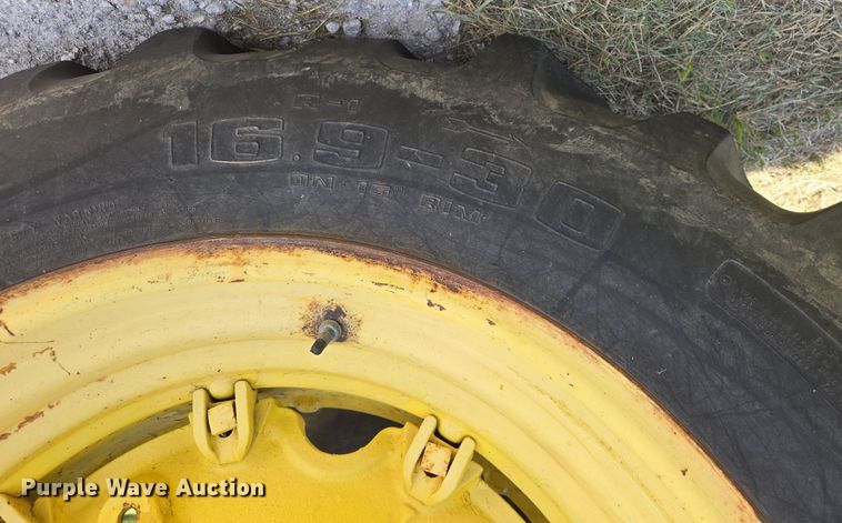 image for item EN3762 1974 John Deere 2030 tractor