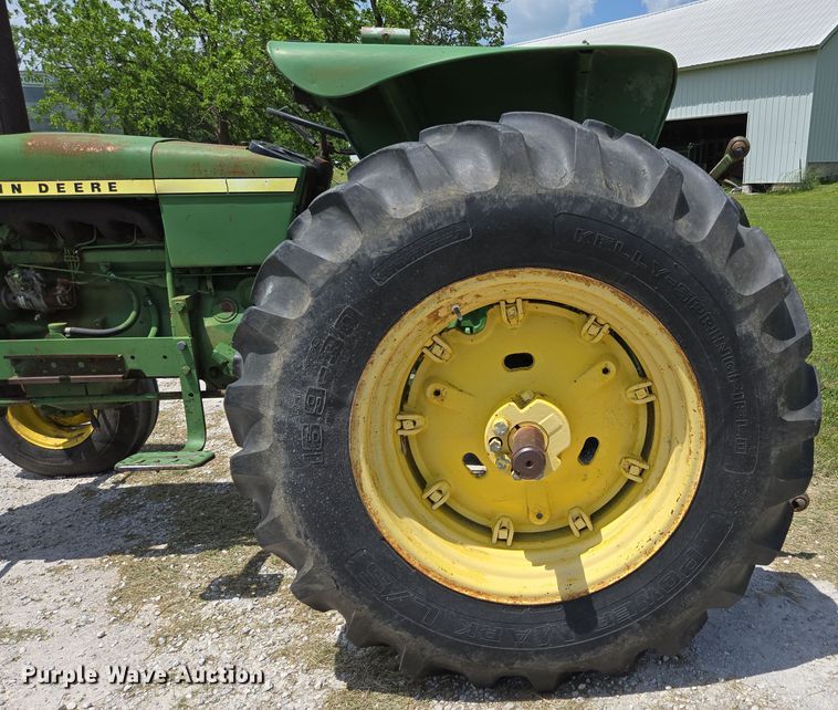 image for item EN3762 1974 John Deere 2030 tractor