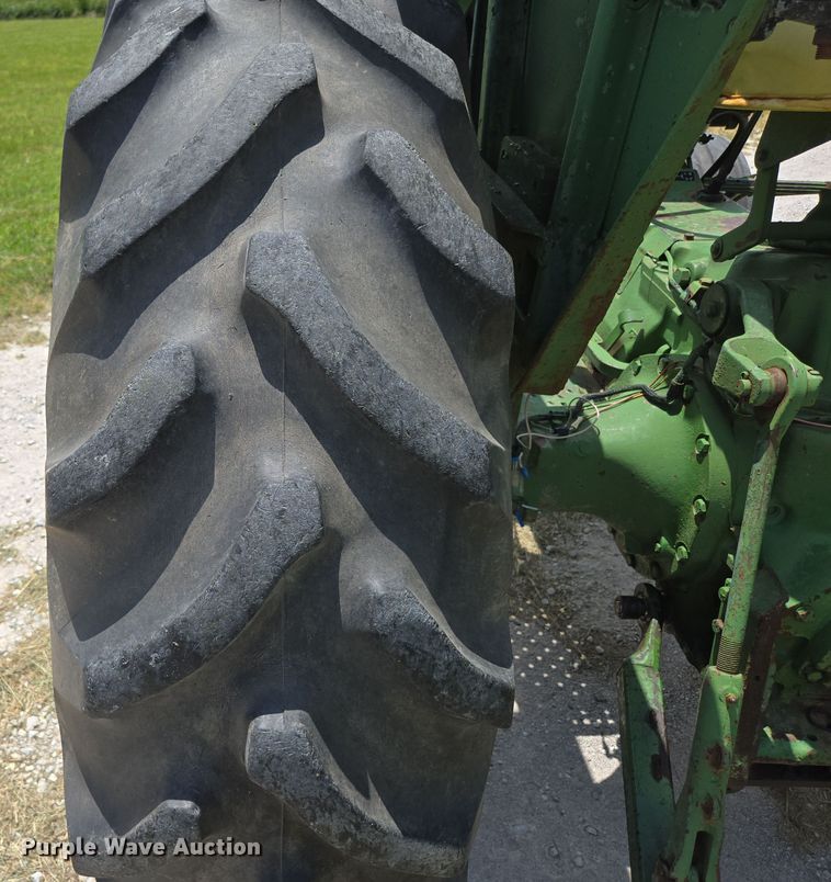 image for item EN3762 1974 John Deere 2030 tractor