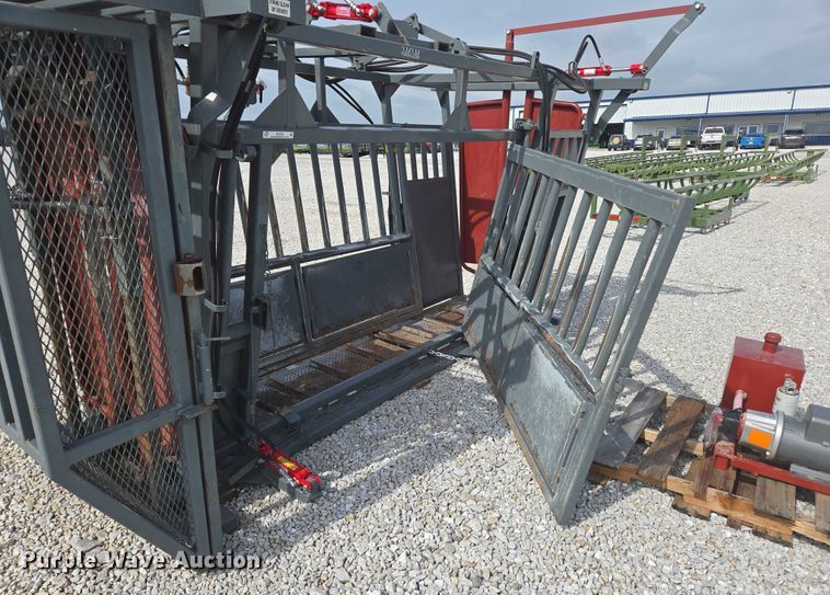 image for item EN3780 WW Livestock Systems livestock chute