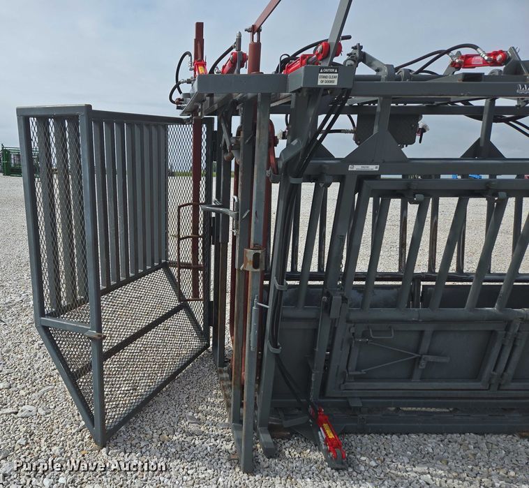 image for item EN3780 WW Livestock Systems livestock chute