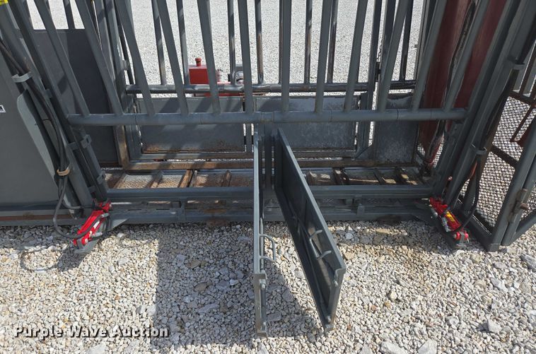 image for item EN3780 WW Livestock Systems livestock chute