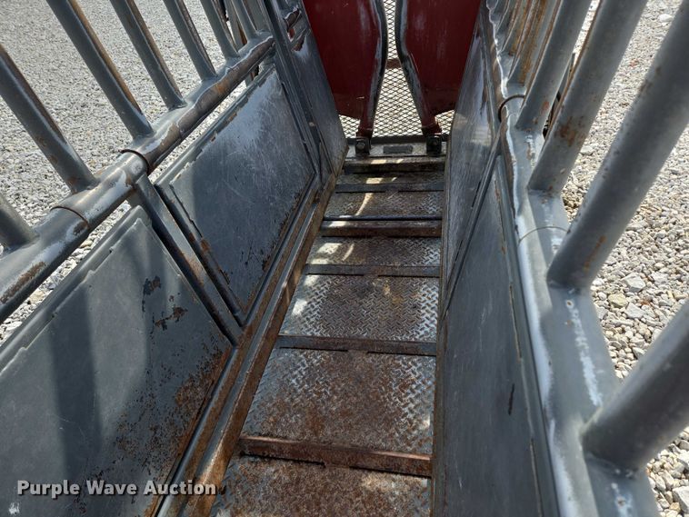 image for item EN3780 WW Livestock Systems livestock chute