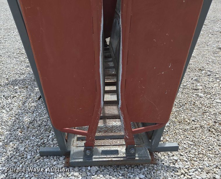 image for item EN3780 WW Livestock Systems livestock chute
