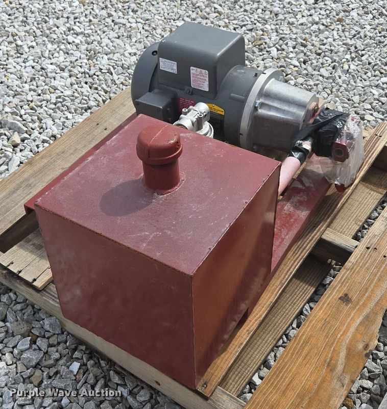 image for item EN3780 WW Livestock Systems livestock chute