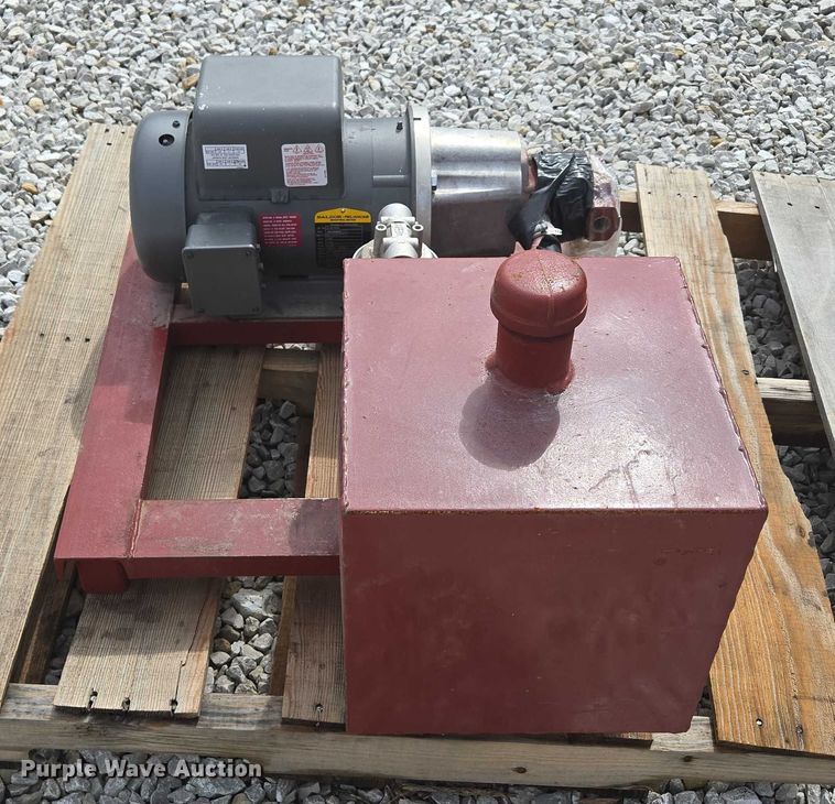 image for item EN3780 WW Livestock Systems livestock chute