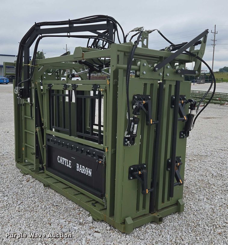 image for item EN3781 Cattle Baron livestock squeeze chute