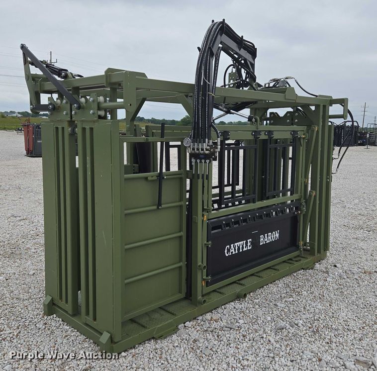 image for item EN3781 Cattle Baron livestock squeeze chute