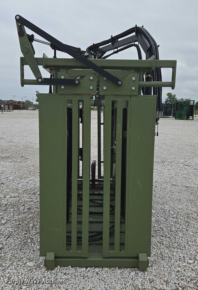 image for item EN3781 Cattle Baron livestock squeeze chute