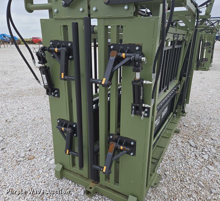 image for item EN3781 Cattle Baron livestock squeeze chute