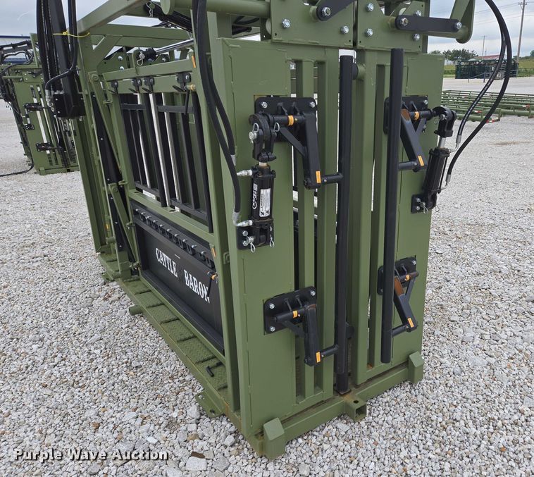 image for item EN3781 Cattle Baron livestock squeeze chute