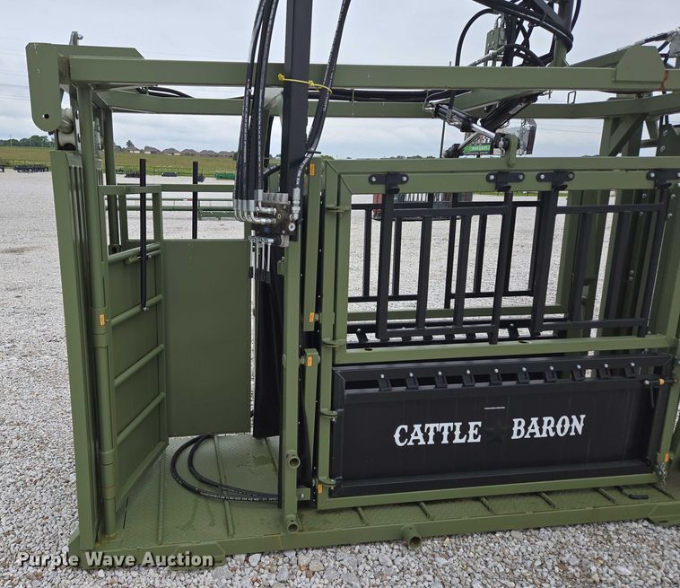image for item EN3781 Cattle Baron livestock squeeze chute