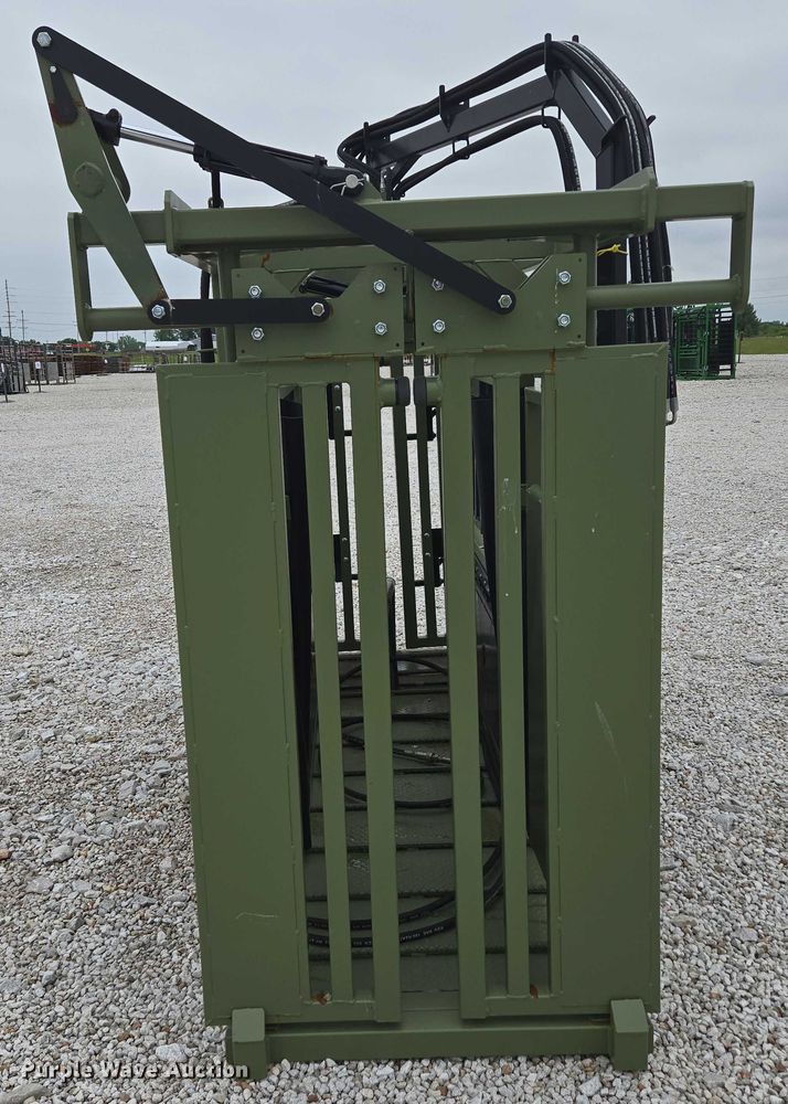image for item EN3781 Cattle Baron livestock squeeze chute