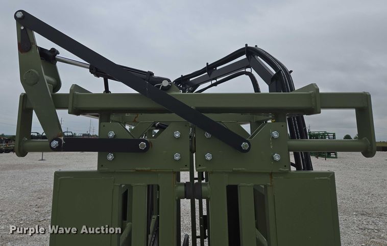 image for item EN3781 Cattle Baron livestock squeeze chute