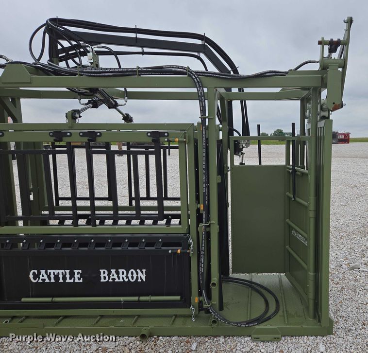 image for item EN3781 Cattle Baron livestock squeeze chute