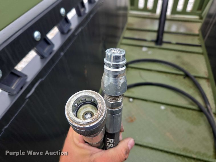 image for item EN3781 Cattle Baron livestock squeeze chute