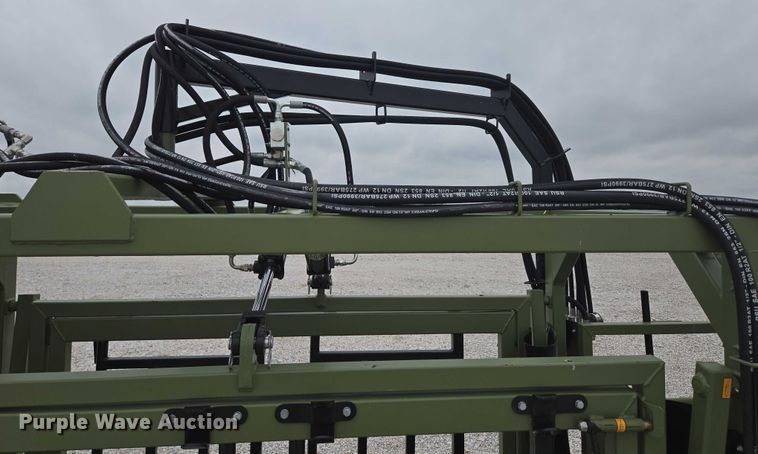 image for item EN3781 Cattle Baron livestock squeeze chute