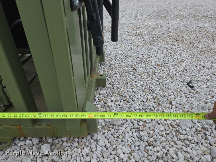 image for item EN3781 Cattle Baron livestock squeeze chute