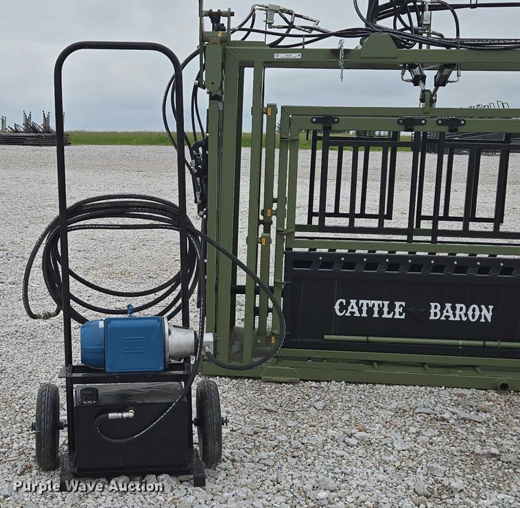 image for item EN3781 Cattle Baron livestock squeeze chute