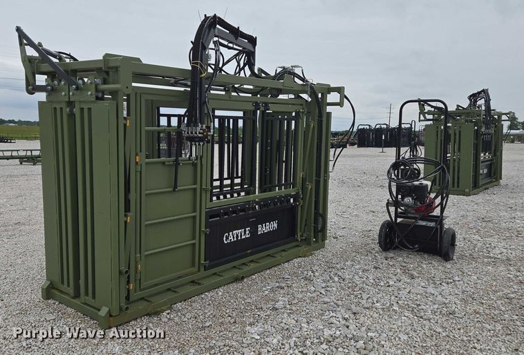 image for item EN3782 Cattle Baron livestock squeeze chute