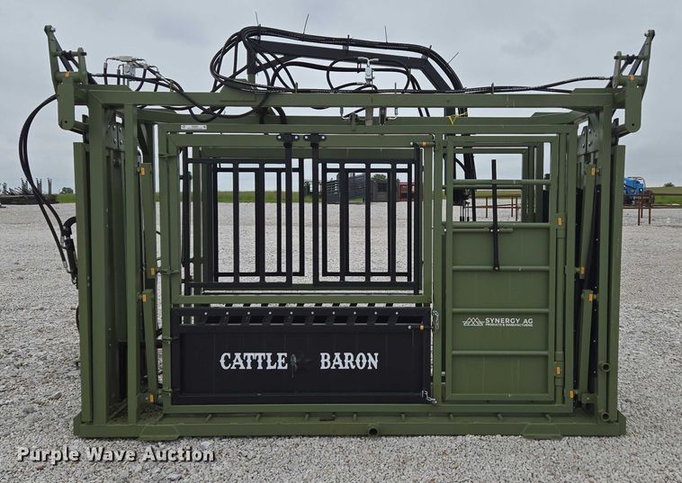 image for item EN3782 Cattle Baron livestock squeeze chute