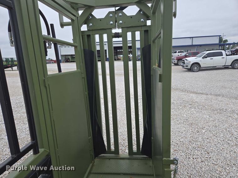 image for item EN3782 Cattle Baron livestock squeeze chute