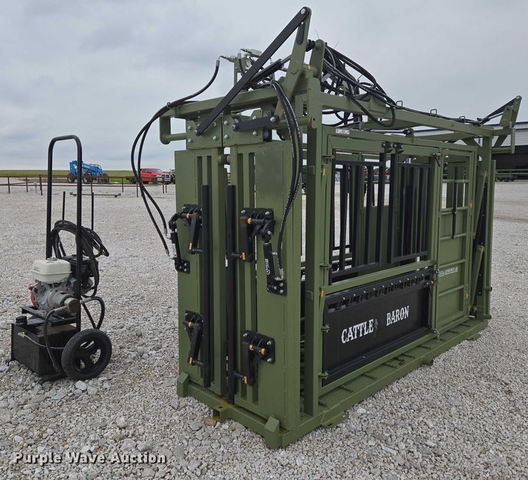 image for item EN3782 Cattle Baron livestock squeeze chute