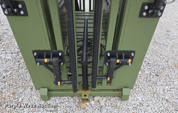 image for item EN3782 Cattle Baron livestock squeeze chute