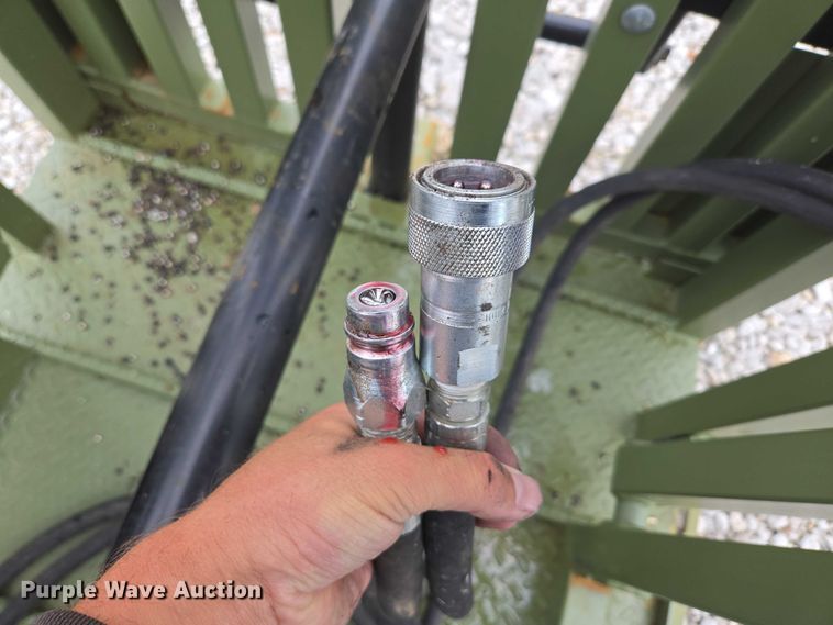 image for item EN3782 Cattle Baron livestock squeeze chute