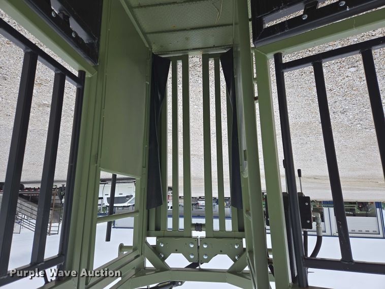 image for item EN3782 Cattle Baron livestock squeeze chute