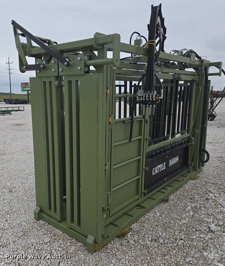 image for item EN3782 Cattle Baron livestock squeeze chute