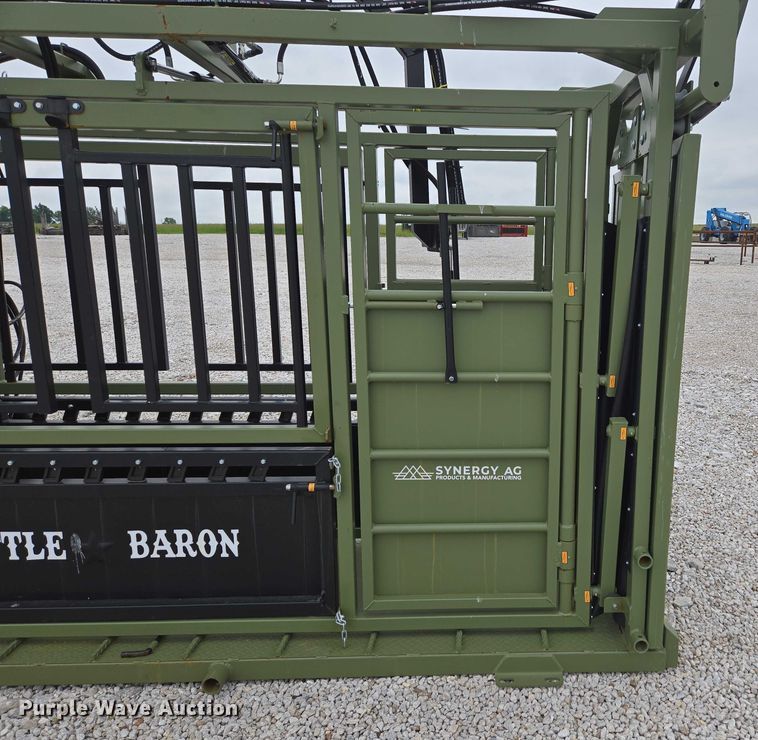 image for item EN3782 Cattle Baron livestock squeeze chute