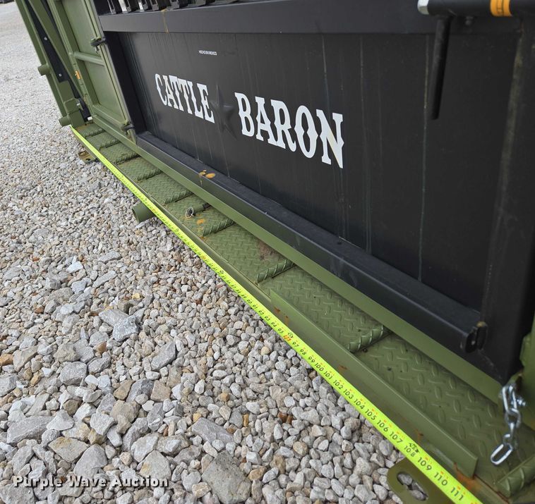 image for item EN3782 Cattle Baron livestock squeeze chute