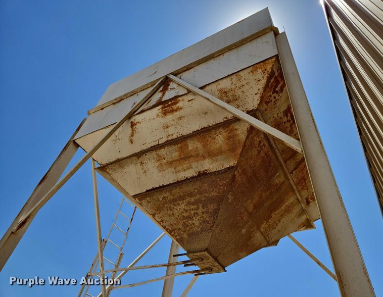 image for item EO0831 Grain bin