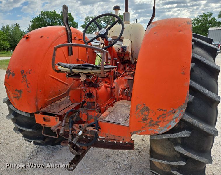 image for item EO0911 1960 Case 940 tractor